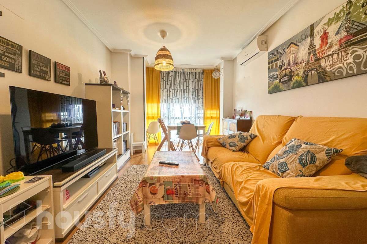 Living room of Flat for sale in  Madrid Capital  with Air Conditioner, Heating and Private garden