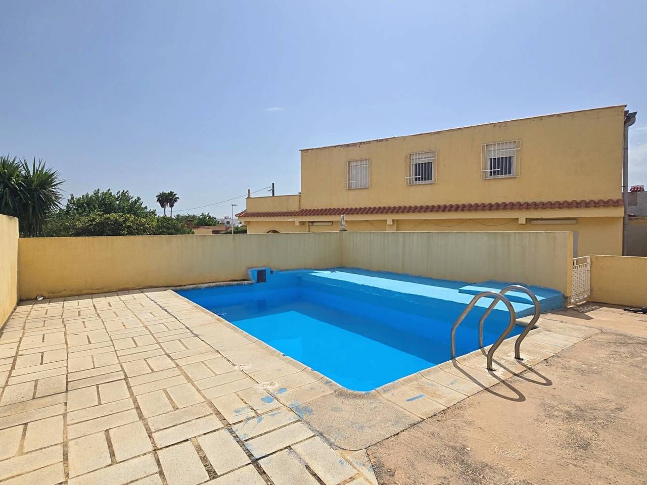 Piscina de Casa o chalet en venta en Manises con Jardín privado, Terraza y Piscina