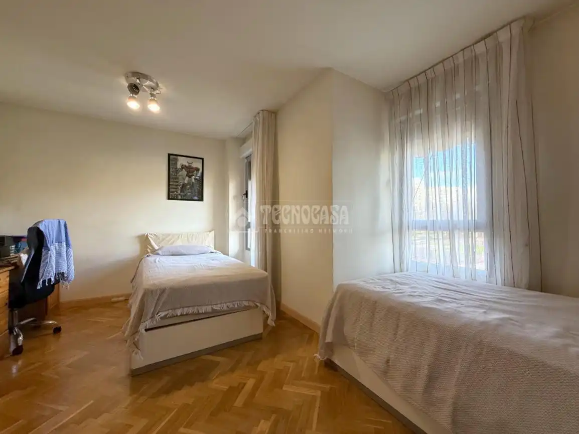 Habitación de Piso en venta en Alcalá de Henares con Aire acondicionado y Terraza
