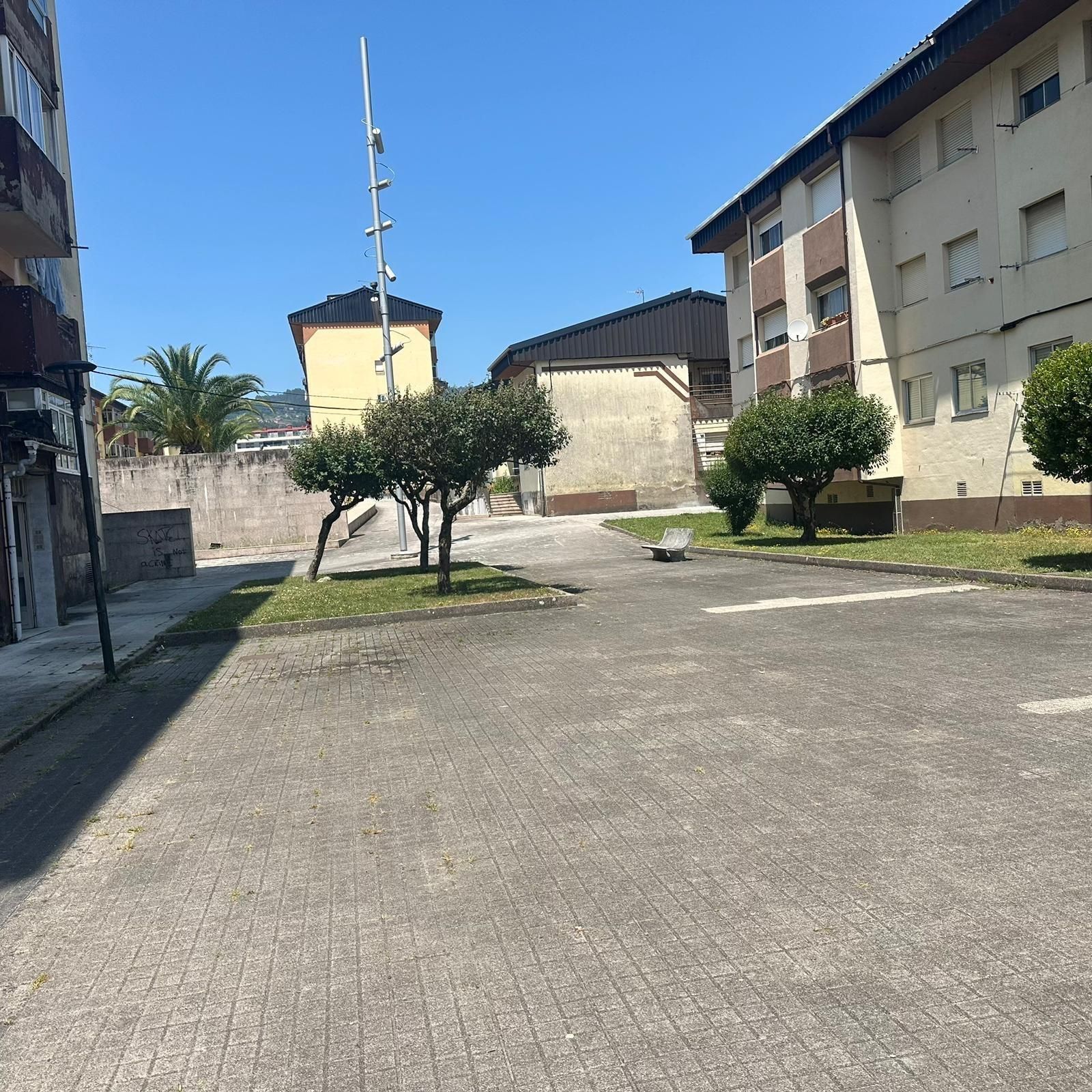 Aparcament de Pis en venda en O Porriño   amb Balcó