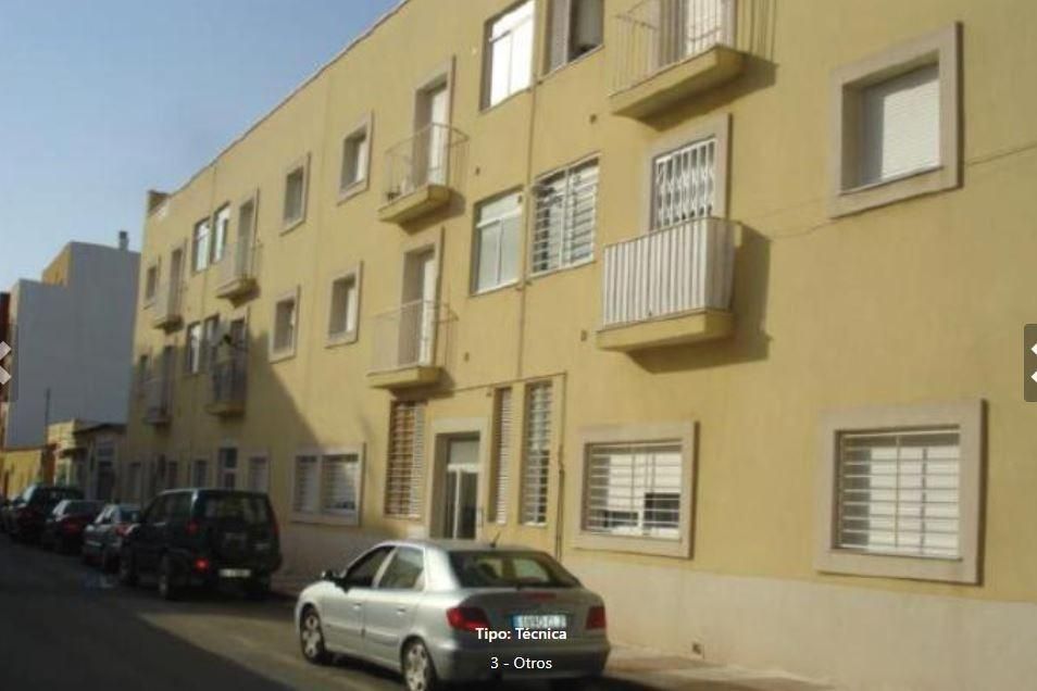 Vista exterior de Pis en venda en Roquetas de Mar amb Balcó