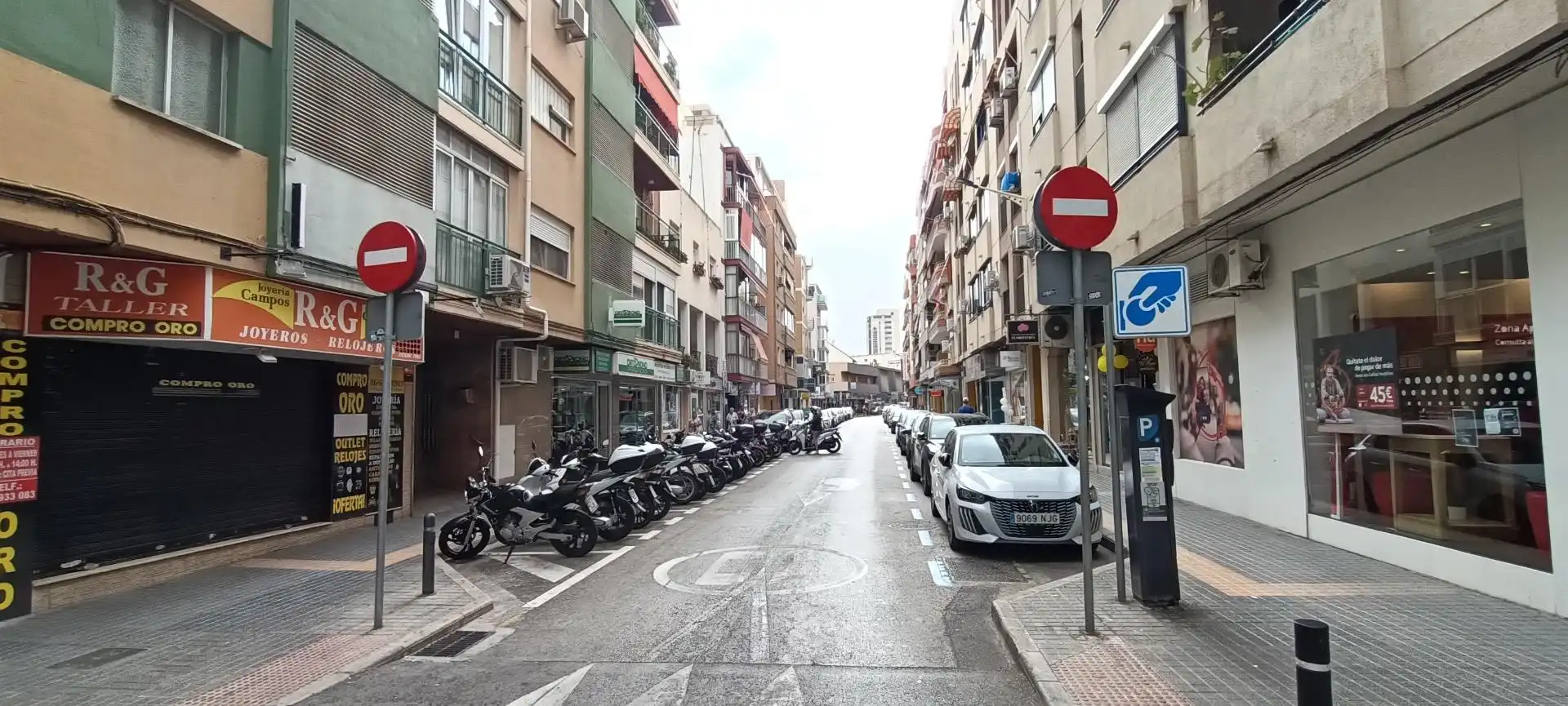 Vista exterior de Pis en venda en Benidorm amb Terrassa i Moblat
