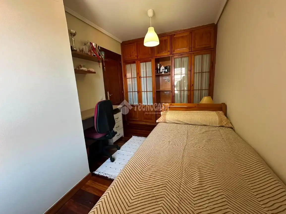 Bedroom of Flat for rent in Santander  with Heating