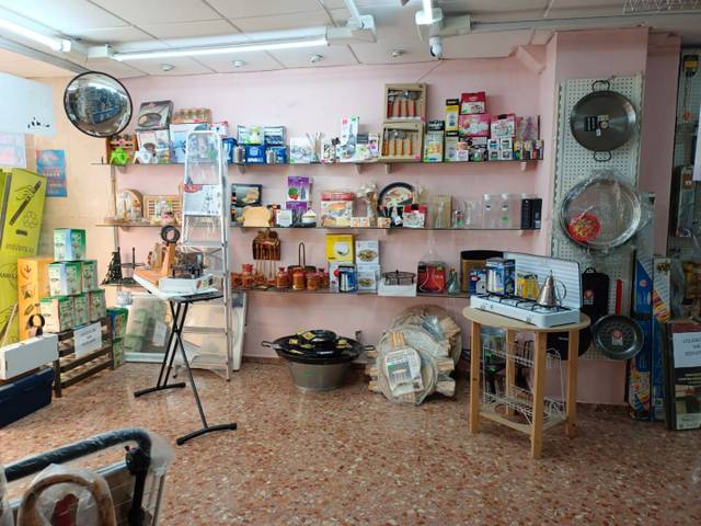 Local comercial en Alquiler en Carrer de Benàrab, 5 en Parque Geólogo José Royo Gómez