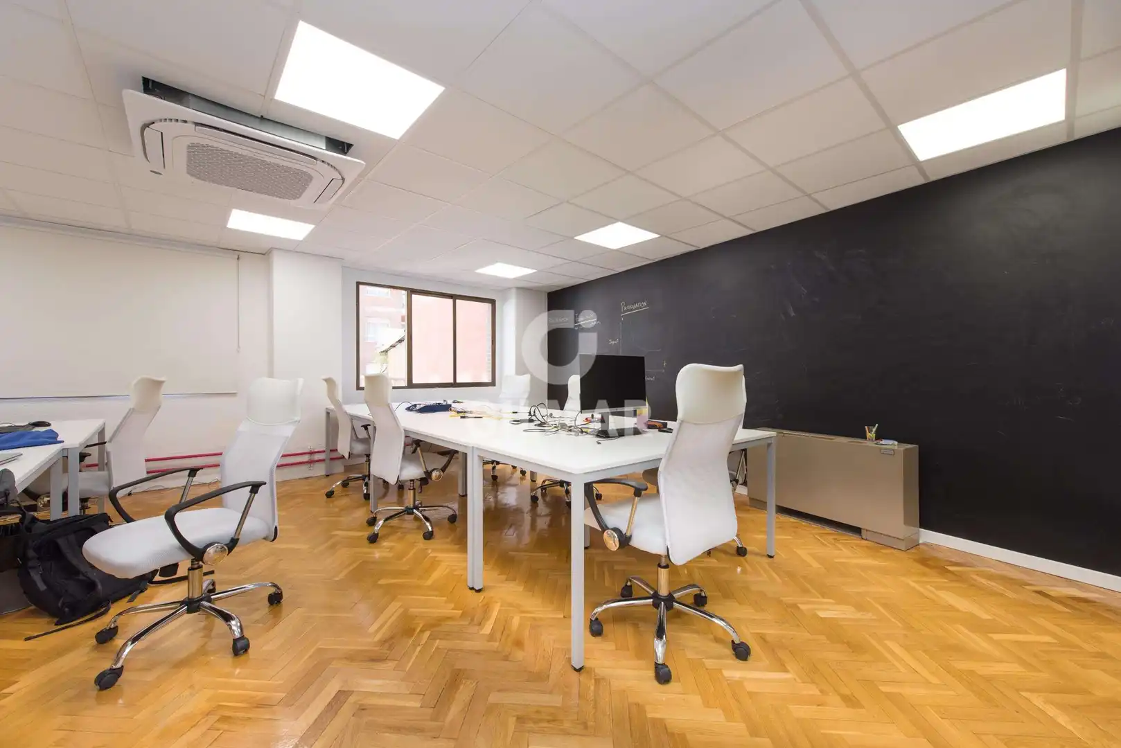 Büro zum Verkauf in Madrid mit Heizung