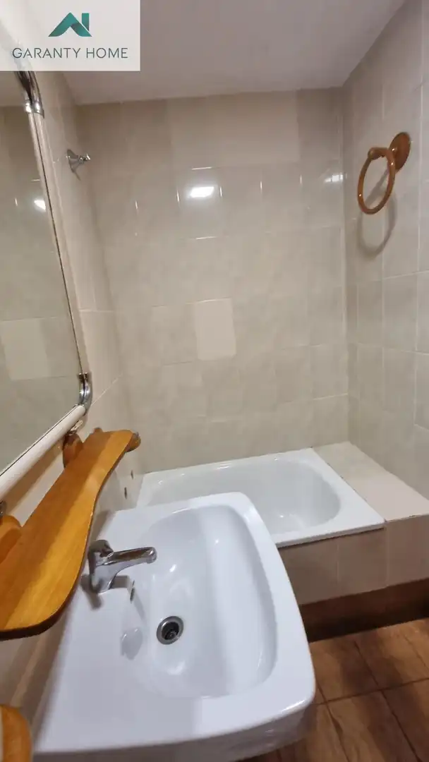 Bany de Pis en venda en Benalmádena amb Jardí privat, Terrassa i Moblat