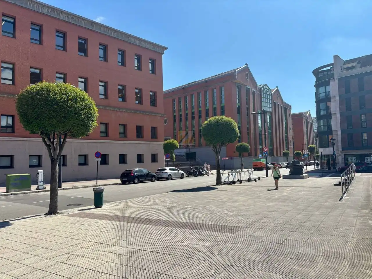 Vista exterior de Pis en venda en Oviedo  amb Terrassa i Traster