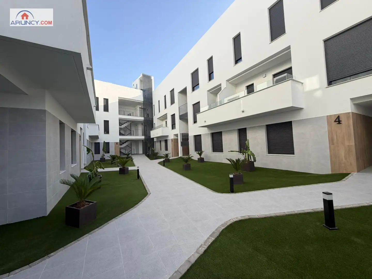 Vista exterior de Estudio en venta en Sevilla con Aire acondicionado, Calefacción y Jardín privado