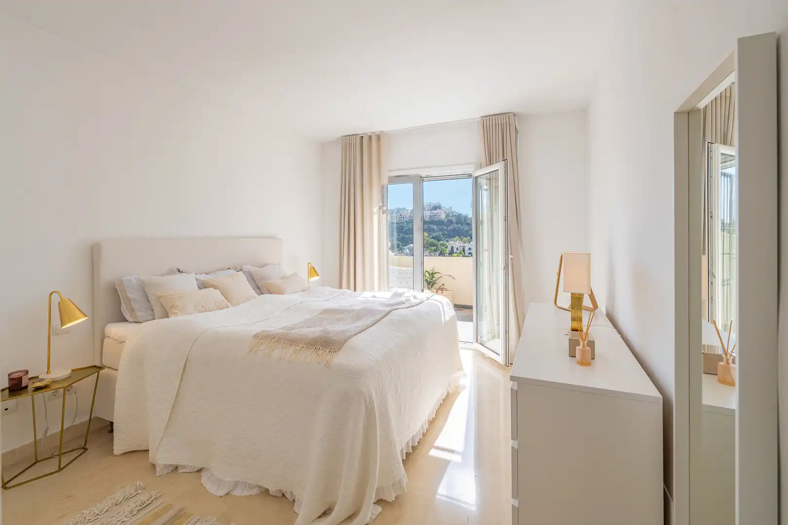 Penthouse with terrace for sale in La Quinta, imagen 16