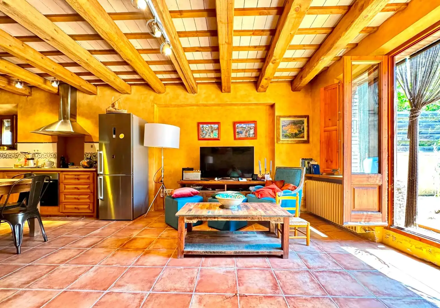 Sala d'estar de Casa o xalet en venda en Ullastret amb Aire condicionat, Calefacció i Jardí privat