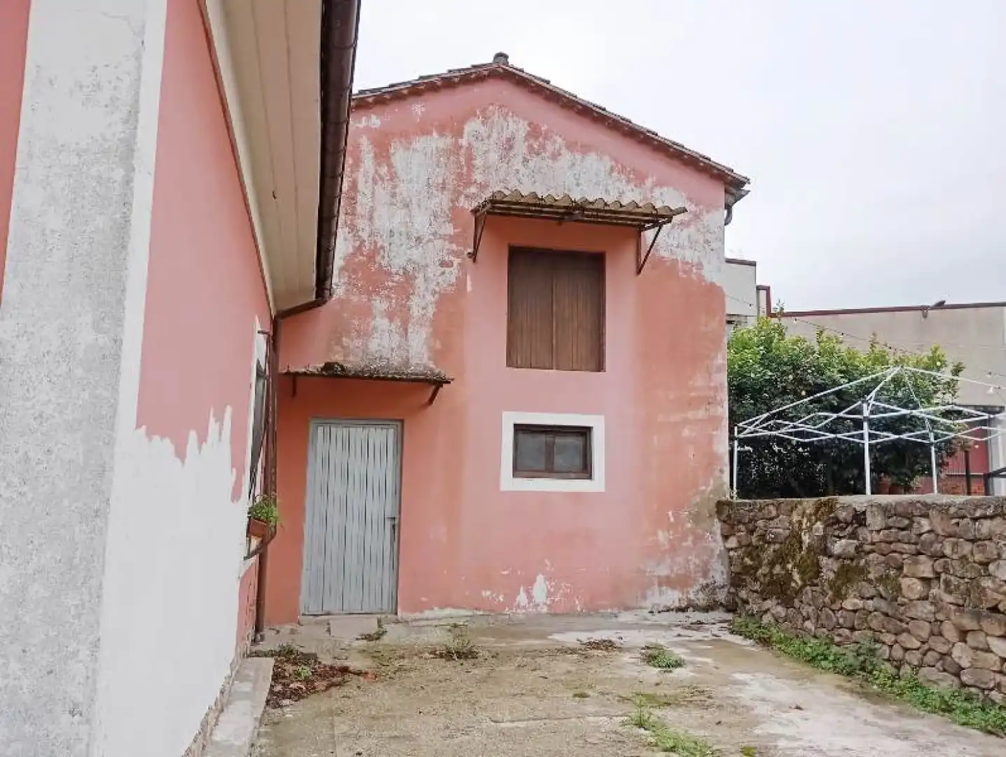 Vista exterior de Casa o chalet en venta en Los Corrales de Buelna  con Calefacción, Jardín privado y Terraza