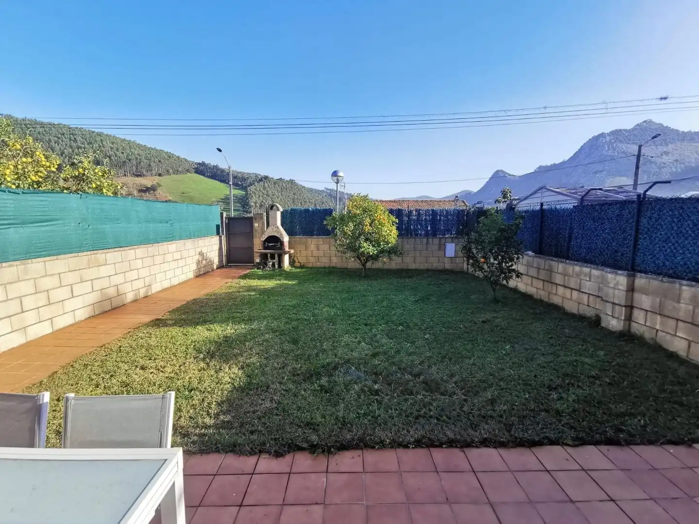 Jardín de Casa adosada en venta en Castro-Urdiales con Calefacción, Jardín privado y Amueblado