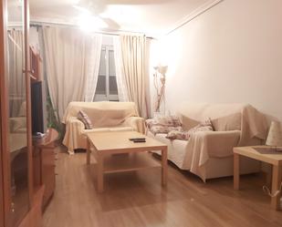 Sala d'estar de Apartament de lloguer en Ciudad Real Capital amb Aire condicionat