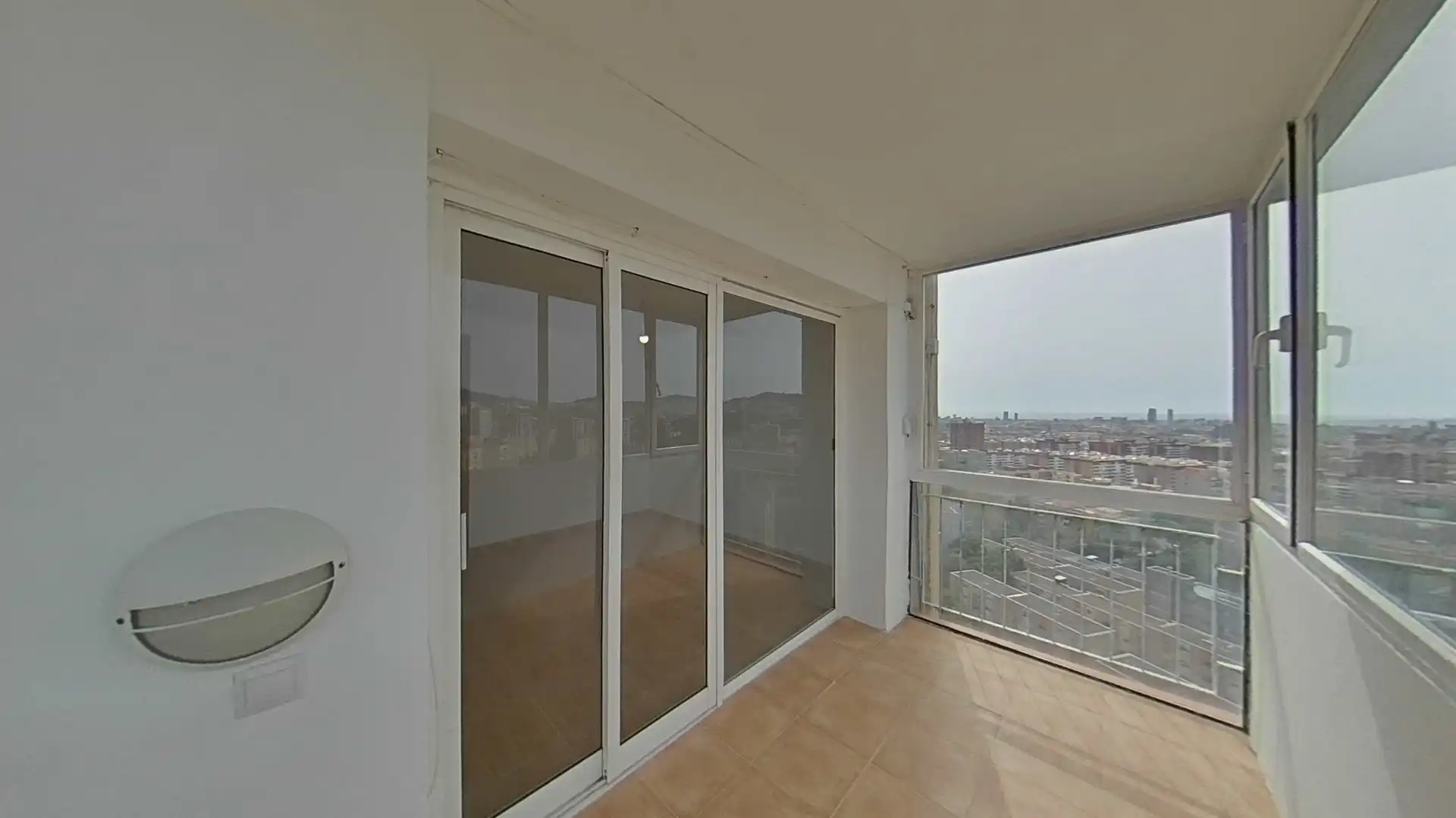 Terraza de Piso en venta en Barcelona con Calefacción y Amueblado