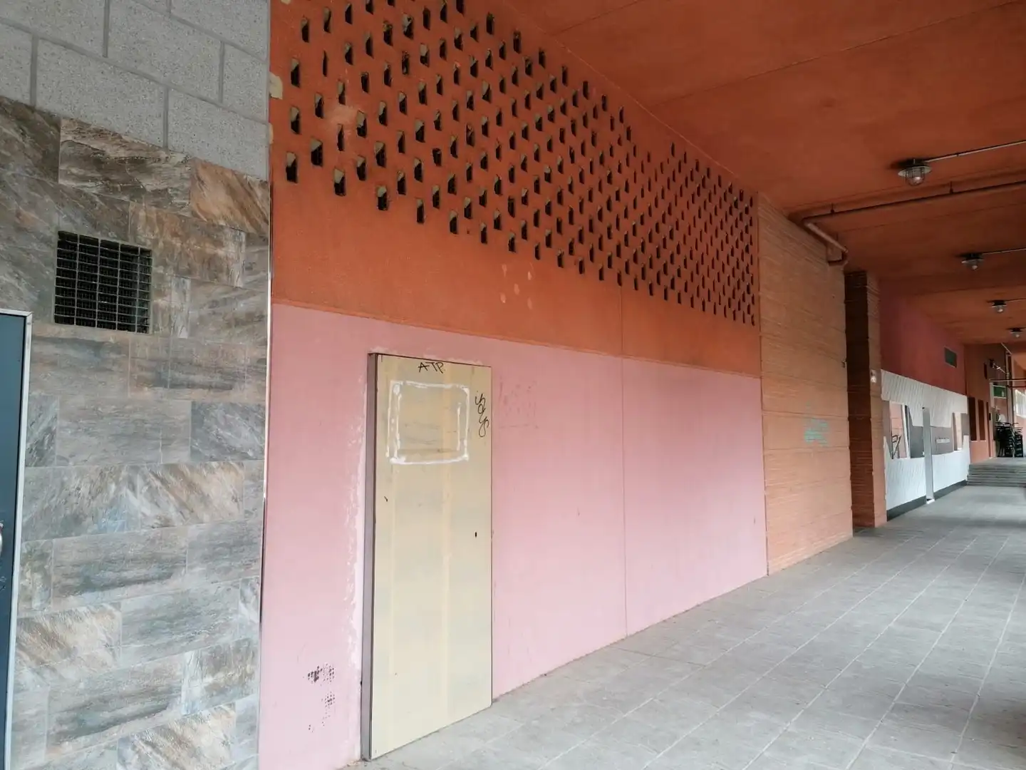 Local comercial en alquiler en Camino del Saladillo, imagen 4