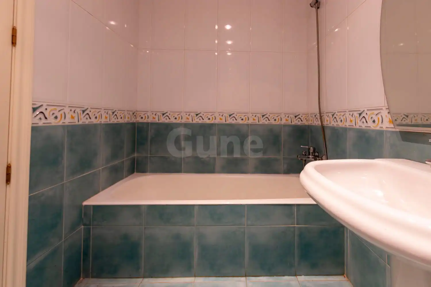 Baño de Piso en venta en Urretxu con Calefacción, Jardín privado y Terraza