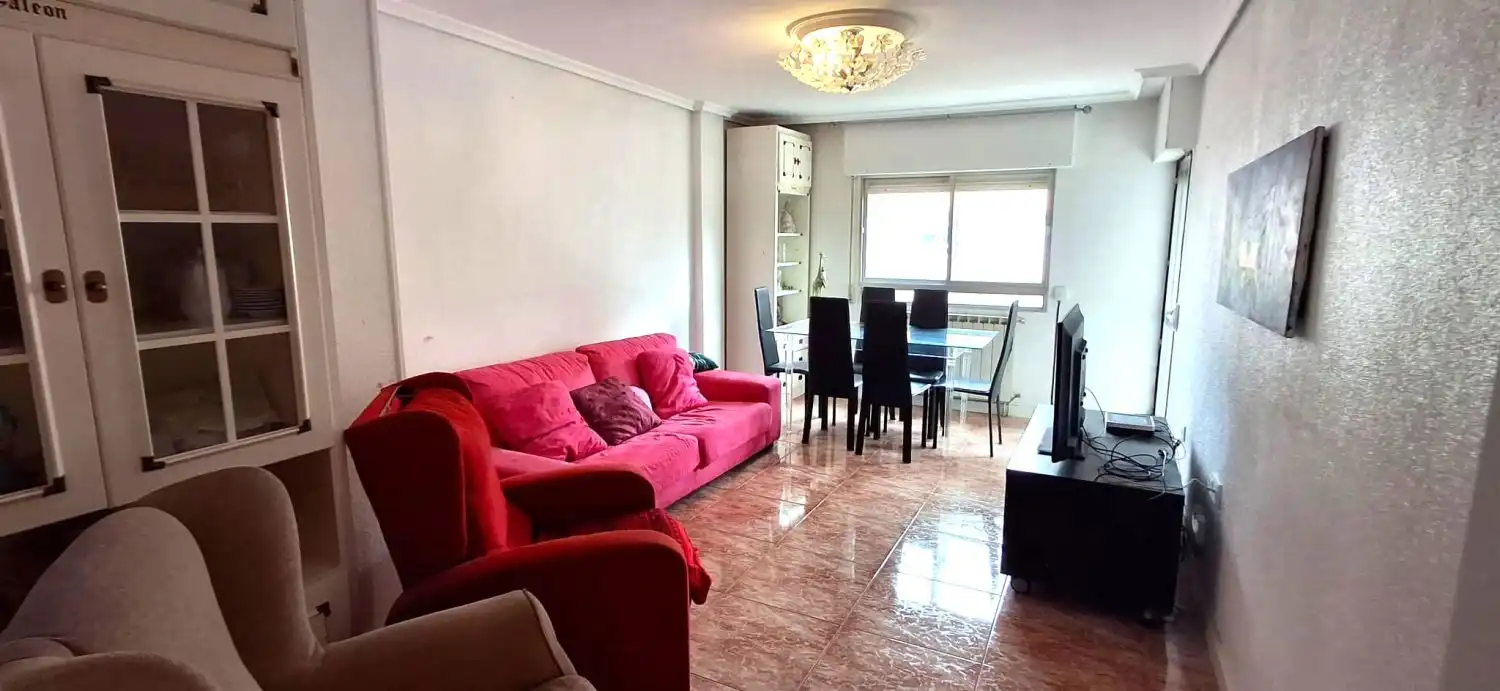 Sala d'estar de Pis en venda en Valladolid amb Calefacció i Terrassa