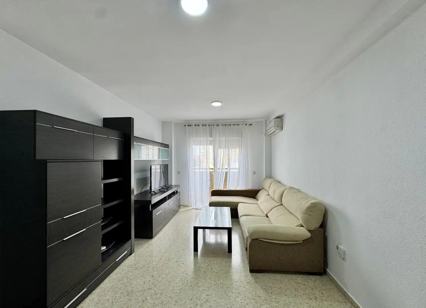 Sala d'estar de Pis de lloguer en San Fernando amb Aire condicionat, Calefacció i Terrassa