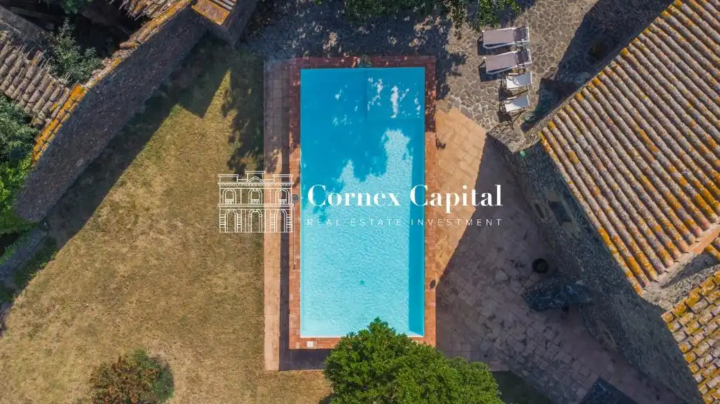 Schwimmbecken von Country house zur Miete in Rupià mit Klimaanlage, Heizung und Privatgarten