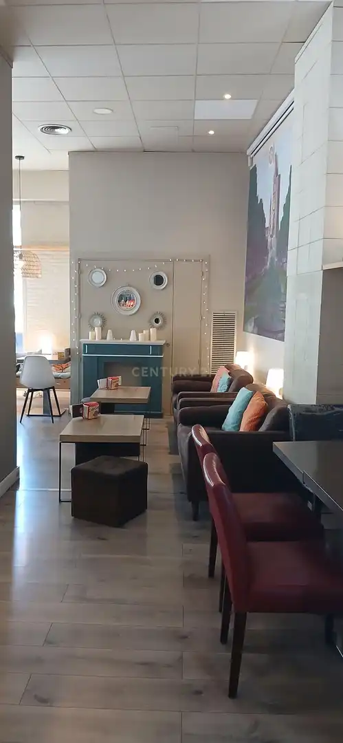 Sala d'estar de Local en venda en Girona amb Aire condicionat