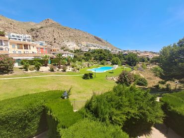 Casa rústica amb balcó en venda a Finestrat Pueblo