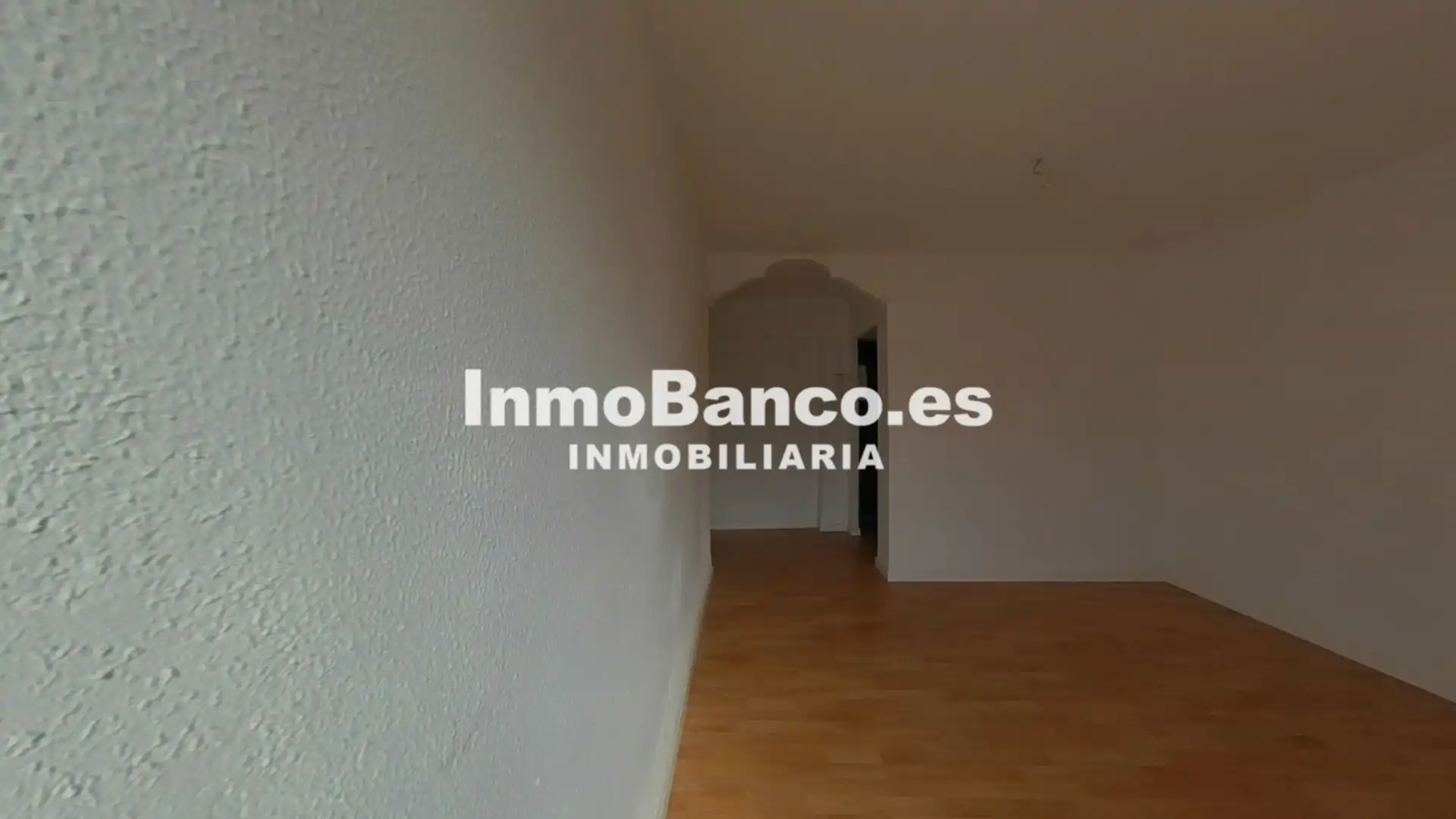 Piso en venta en  Valencia Capital con Balcón
