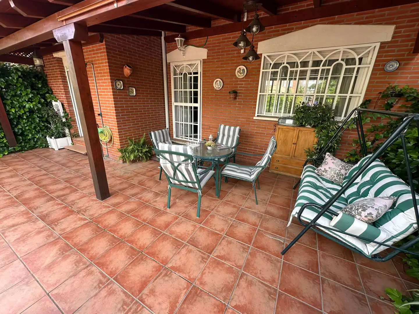Terrassa de Casa adosada en venda en Parla amb Aire condicionat, Calefacció i Jardí privat