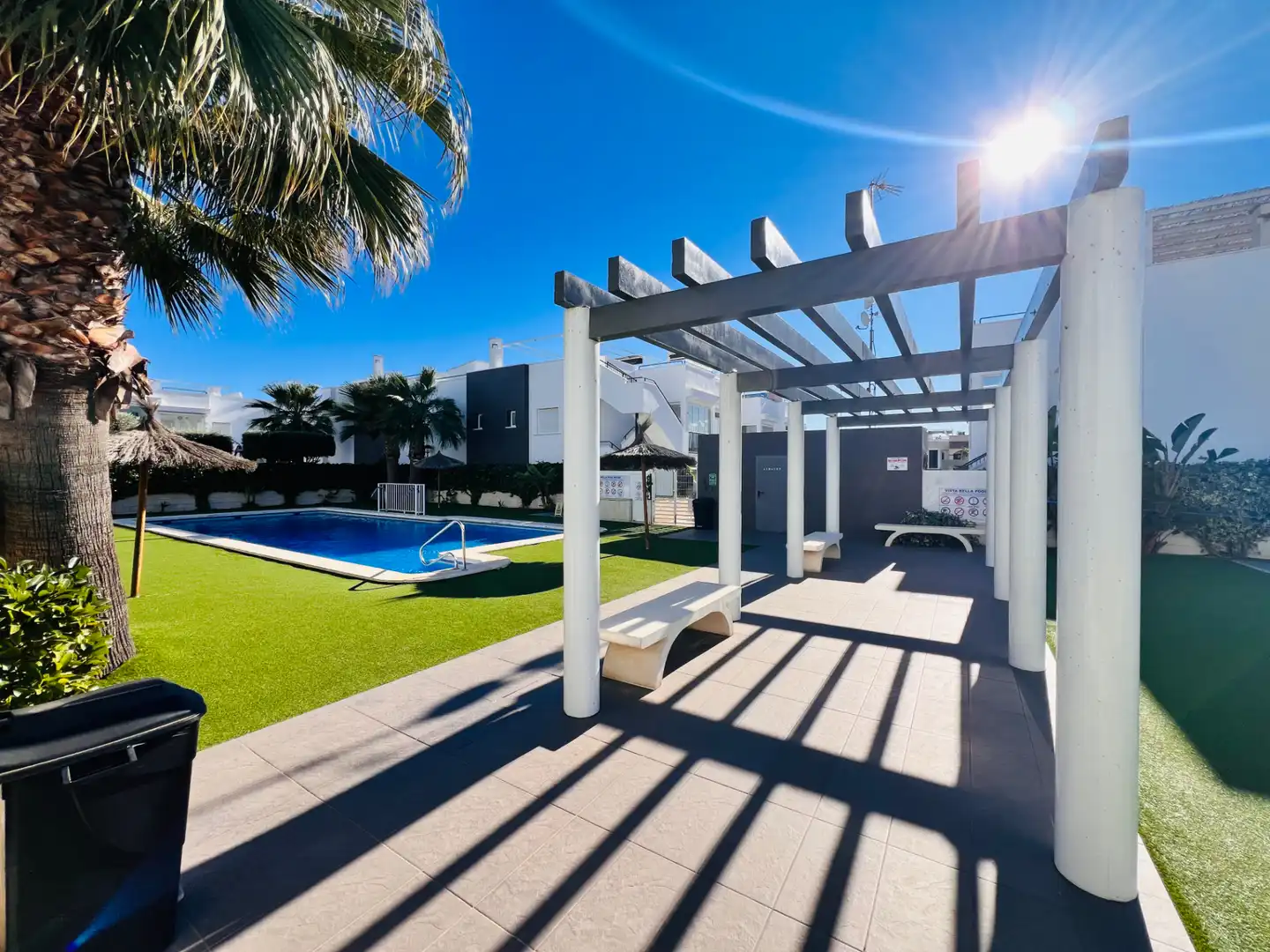 Piscina de Casa o chalet en venta en Torrevieja con Jardín privado, Terraza y Amueblado