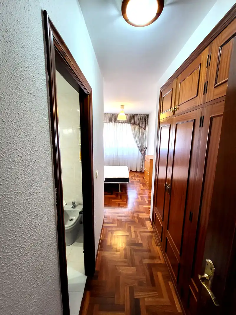 Bedroom of Flat for rent in Vigo   with Heating, Parquet flooring and Storage room
