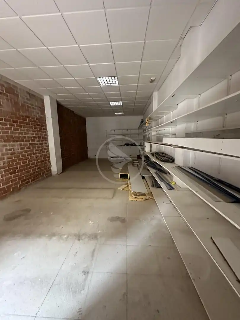 Geschaftsraum zur Miete in Linares