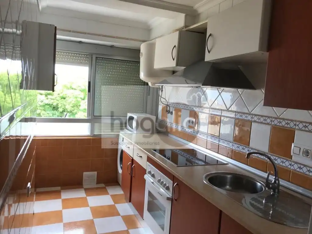 Flat for rent in Sta. Aurelia - Cantábrico - Atlàntico - La Romería