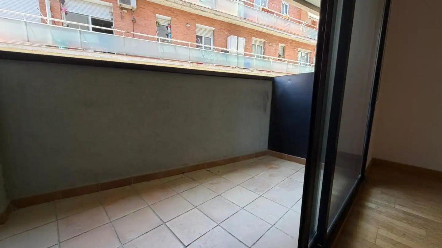 Flat with lift for sale in calle de Móra d'Ebre, imagen 2