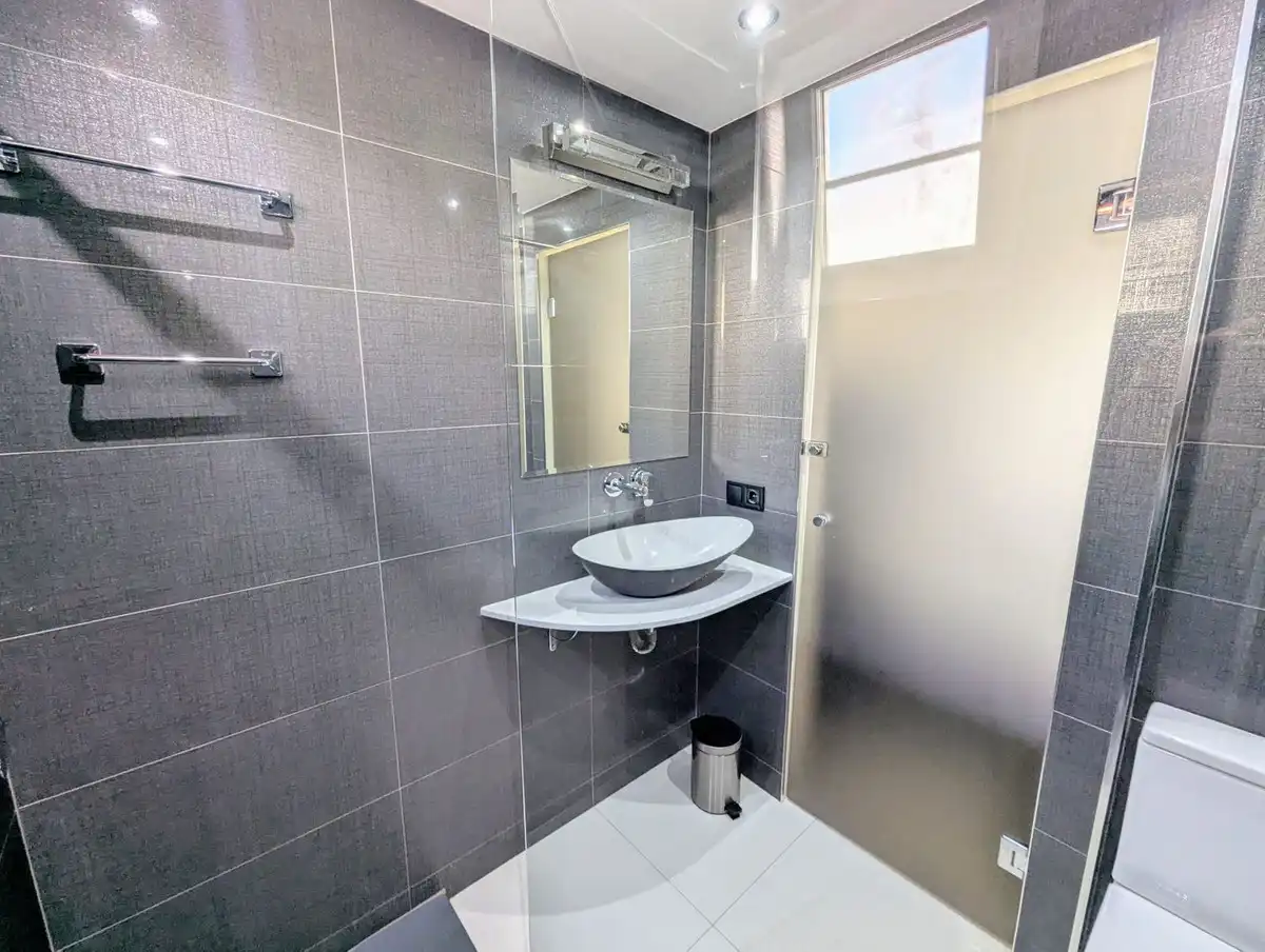 Baño de Ático en venta en Marbella con Aire acondicionado, Amueblado y Piscina comunitaria