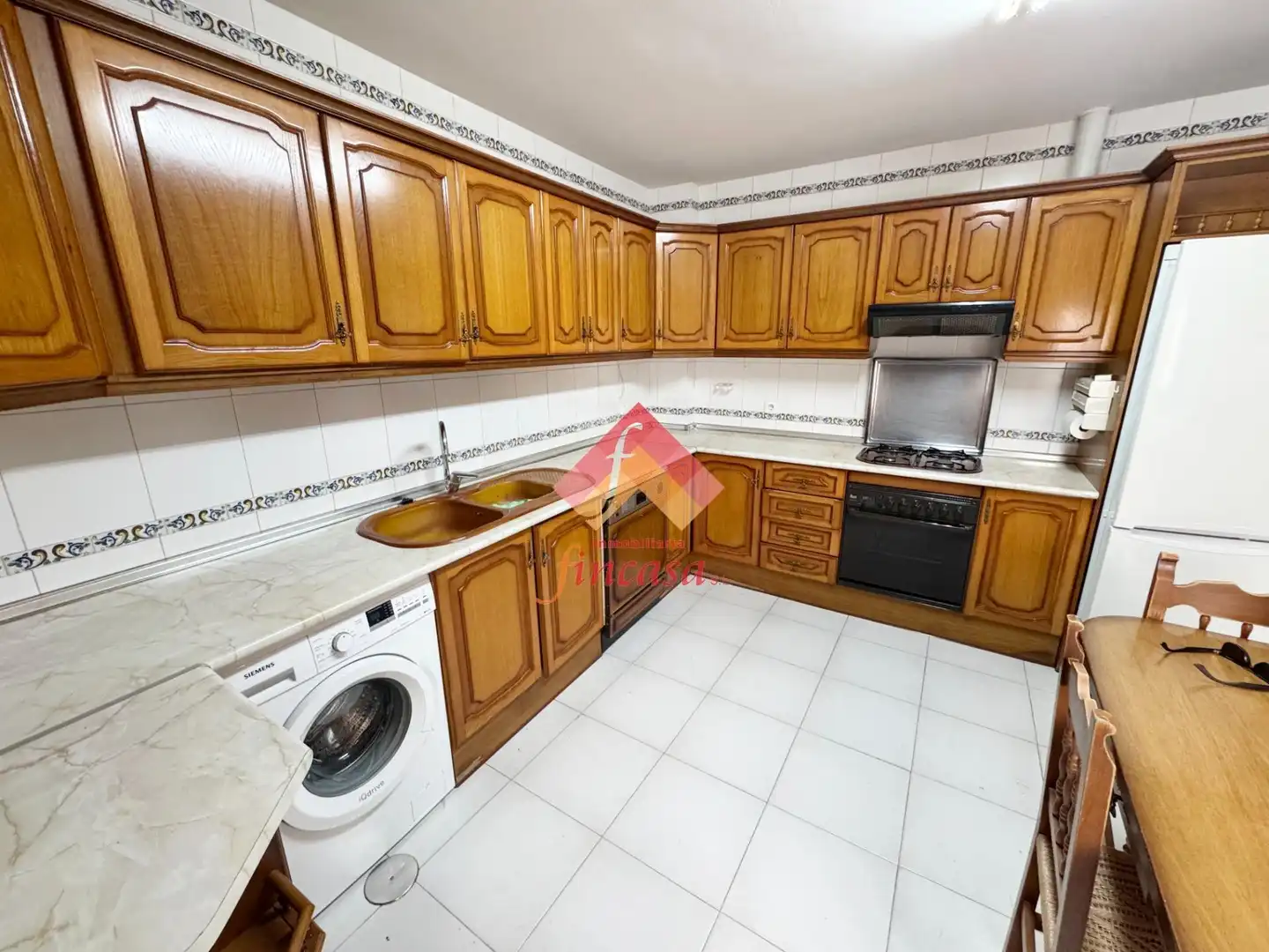 Cocina de Piso en venta en Ronda con Calefacción, Trastero y Amueblado