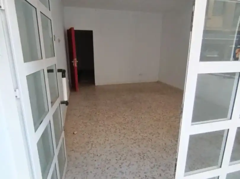 Local de alquiler en San Juan de Aznalfarache con Aire acondicionado