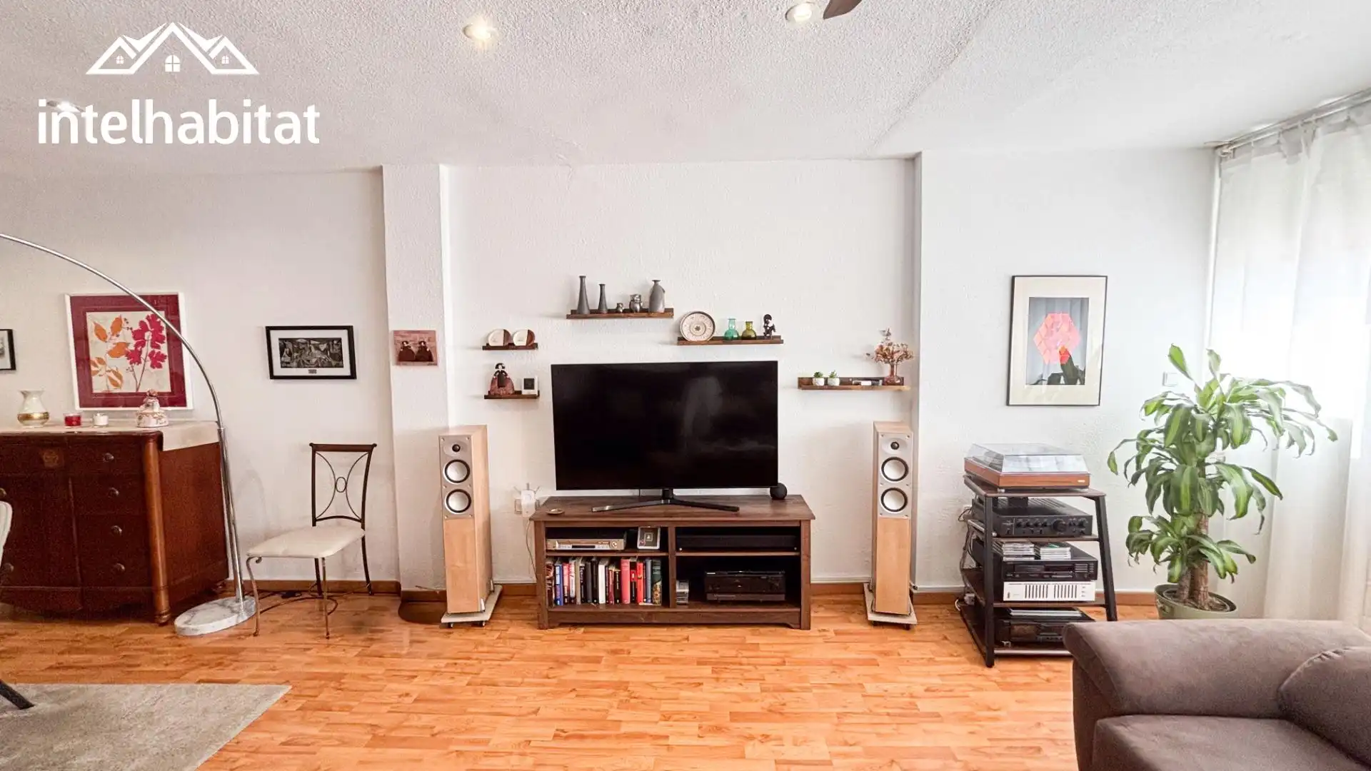 Sala de estar de Piso en venta en Valencia con Aire acondicionado y Balcón