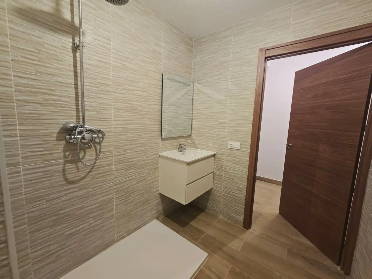 Baño de Piso en venta en Reus con Aire acondicionado y Horno