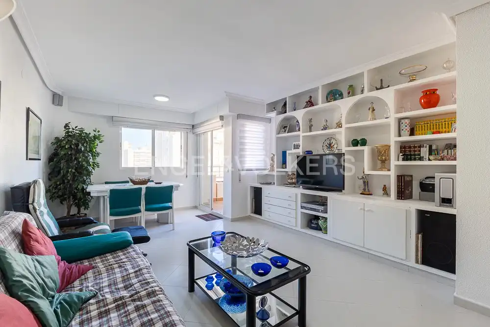 Außenansicht von Wohnung zum Verkauf in Valencia mit Heizung, Privatgarten und Terrasse