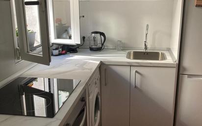 Kitchen of Flat to rent in  Madrid Capital  with Air Conditioner, Heating and Furnished