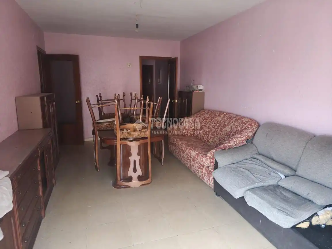 Piso en venta en La Bañeza  con Calefacción, Terraza y Trastero