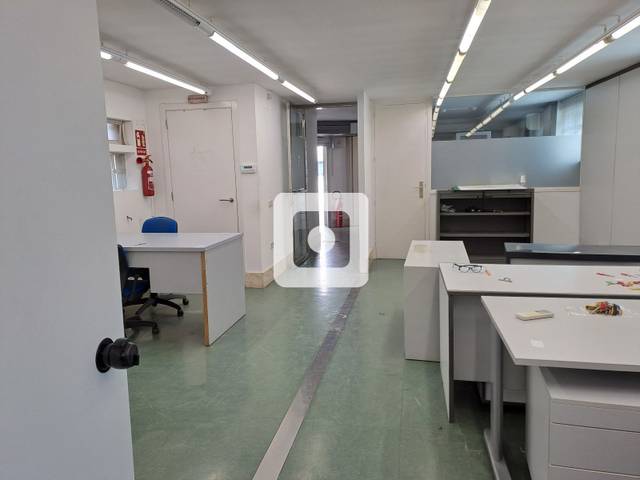 Local comercial en Alquiler en SOCIETAT en Barri del Centre