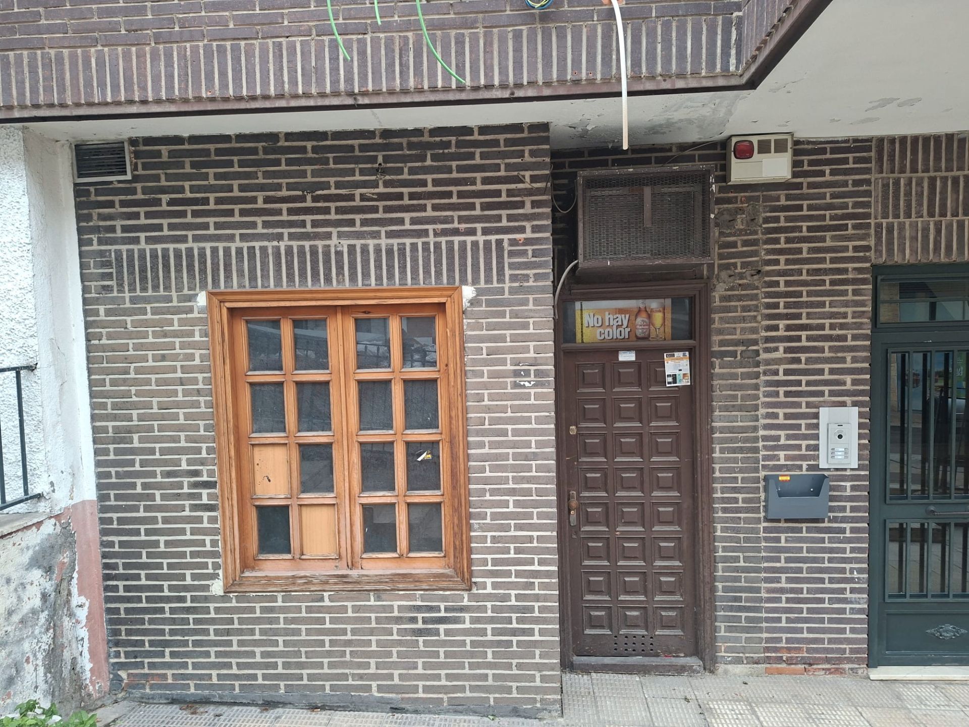 Vista exterior de Local en venta en Pozuelo de Alarcón