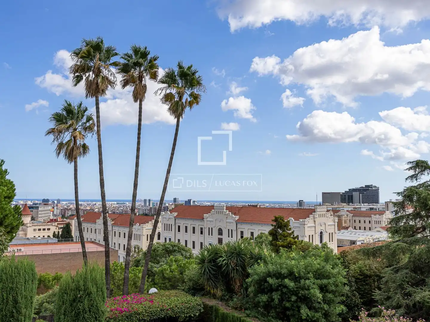 Vista exterior de Casa o chalet en venta en Barcelona con Aire acondicionado, Terraza y Trastero