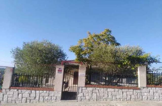 Casa-chalet en Venta en Calle Mariano Benlliure en El Casar de Escalona