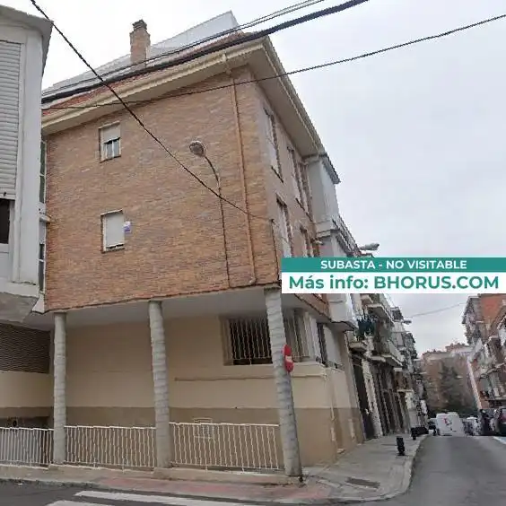 Vista exterior de Pis en venda en Madrid amb Jardí privat