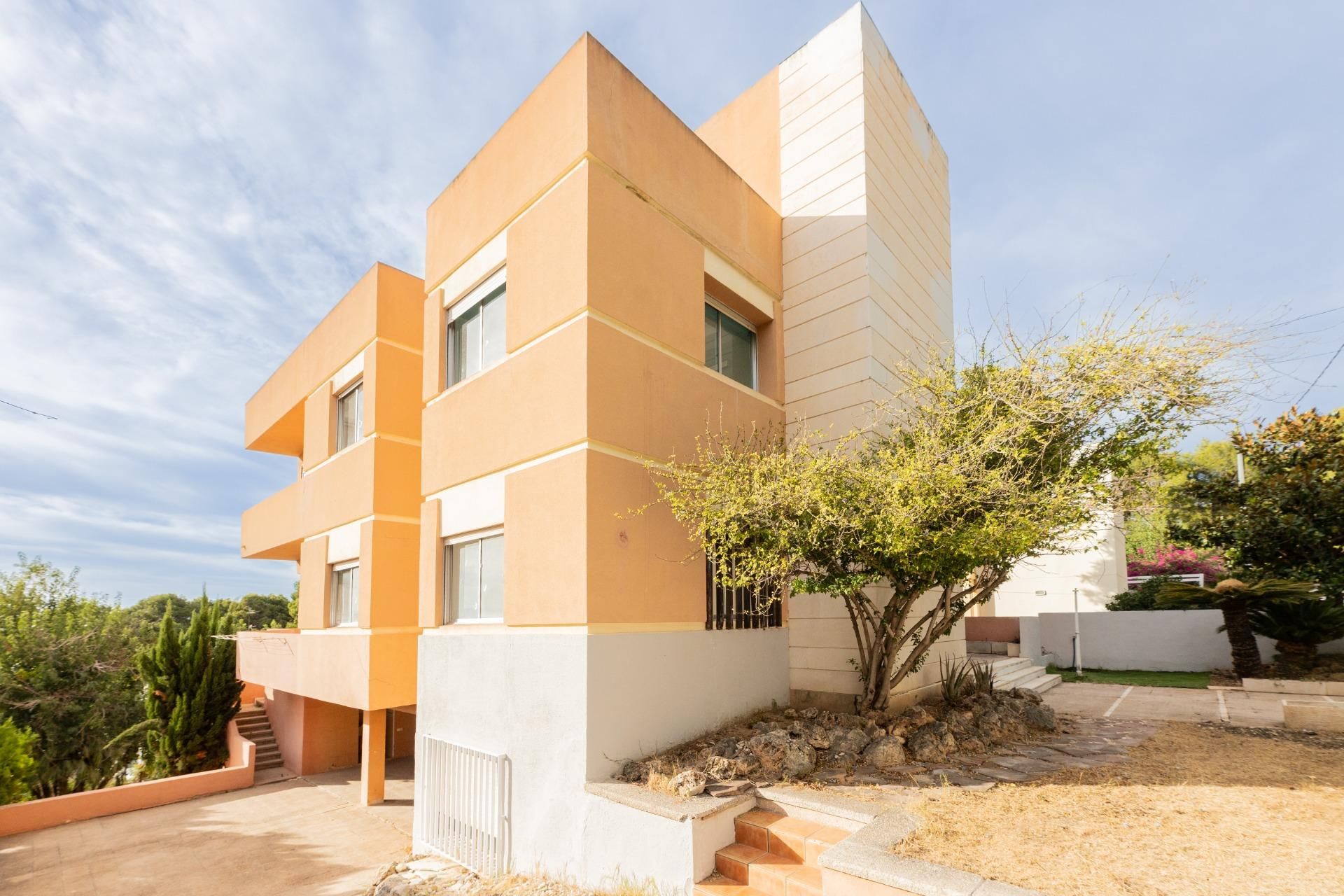 Vista exterior de Casa o chalet en venta en Torrent con Jardín privado, Terraza y Piscina comunitaria