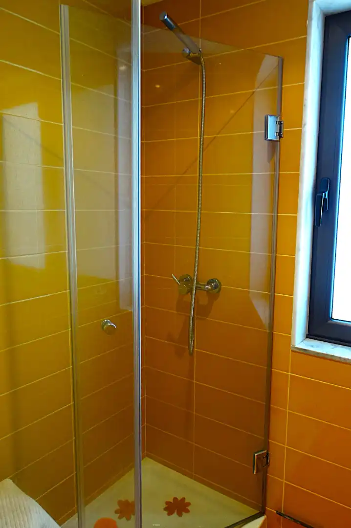 Bany de Casa o xalet en venda en Valdoviño amb Calefacció, Jardí privat i Parquet