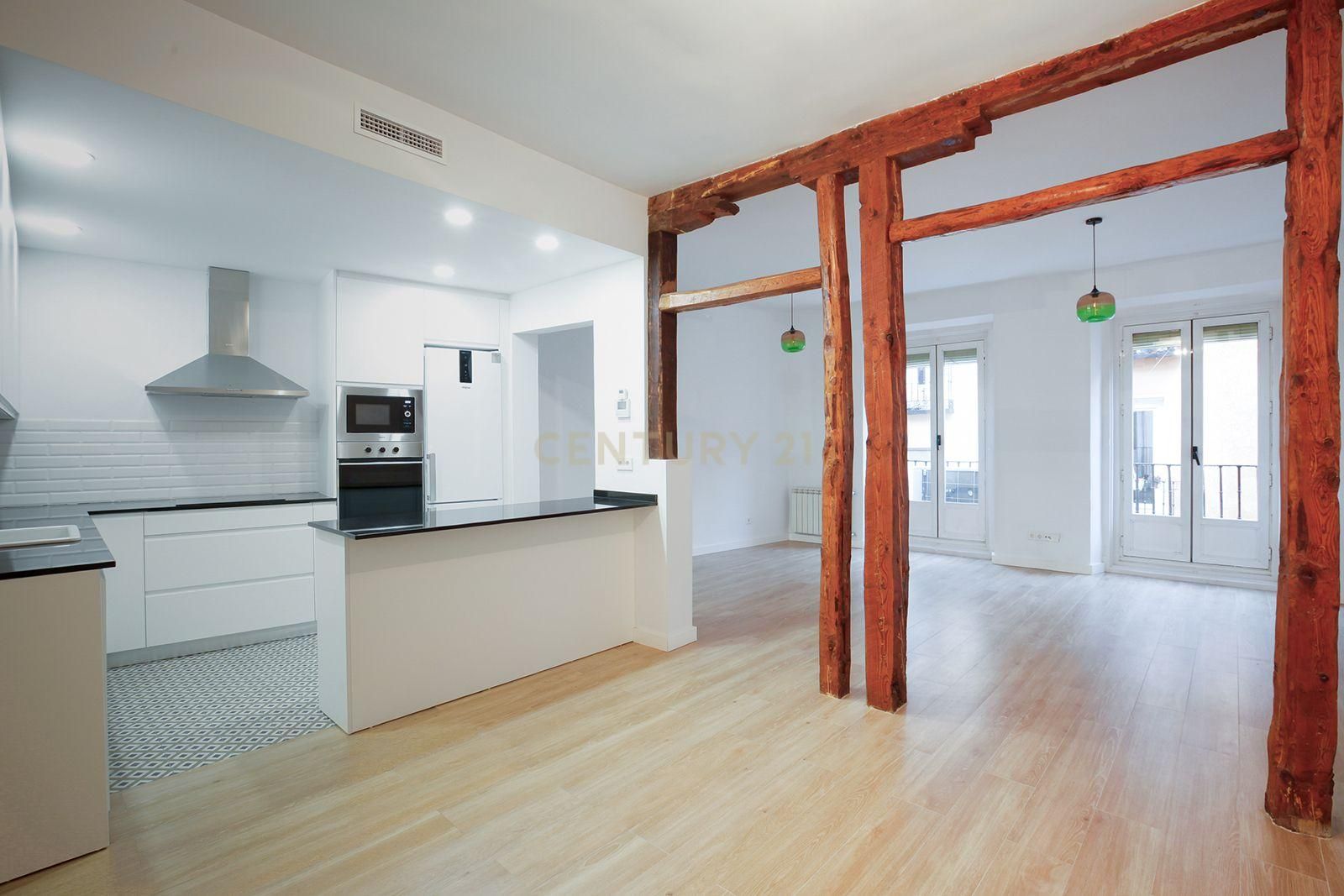 Cocina de Apartamento de alquiler en  Madrid Capital con Aire acondicionado, Lavadora y Microondas