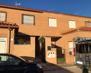 Exterior view of Single-family semi-detached for sale in Yepes