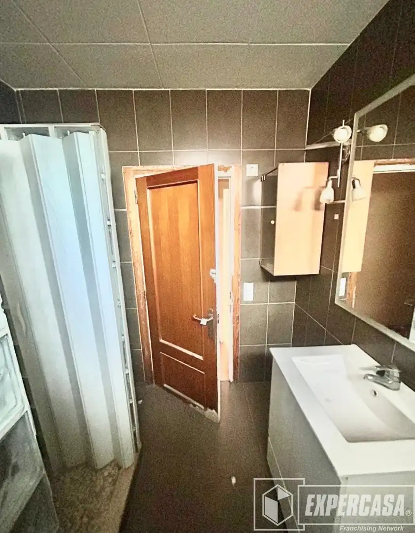 Baño de Piso en venta en Alzira con Terraza y Trastero